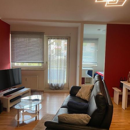 Zwei Zimmer Appartment Mit Balkon Und Stellplatz Voll Moebliert Трір Екстер'єр фото