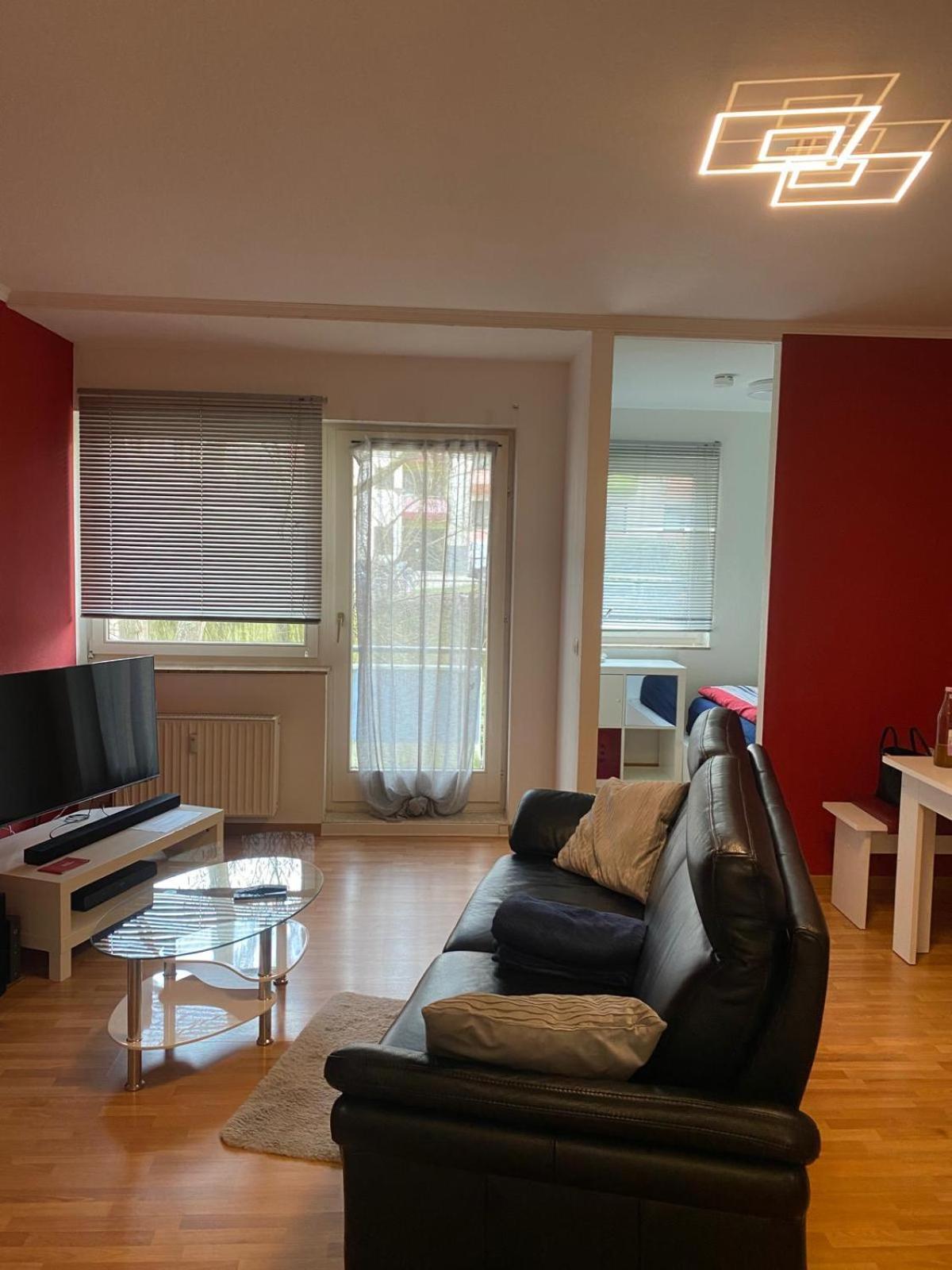 Zwei Zimmer Appartment Mit Balkon Und Stellplatz Voll Moebliert Трір Екстер'єр фото